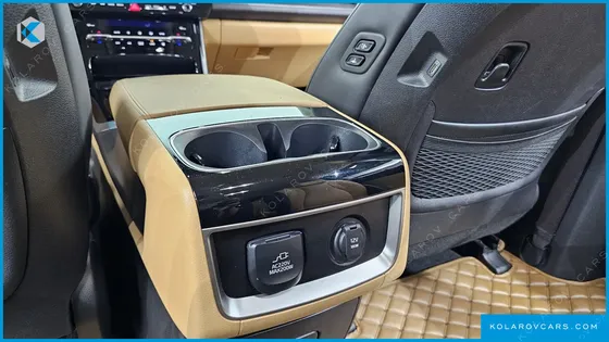 KIA CARNIVAL DIESEL 9-SEATER SIGNATURE