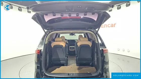 KIA CARNIVAL DIESEL 9-SEATER SIGNATURE