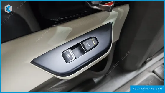 KIA CARNIVAL DIESEL 9-SEATER PRESTIGE