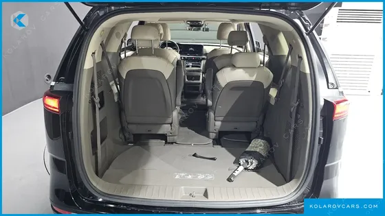 KIA CARNIVAL DIESEL 9-SEATER PRESTIGE