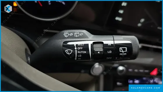 KIA CARNIVAL DIESEL 9-SEATER PRESTIGE
