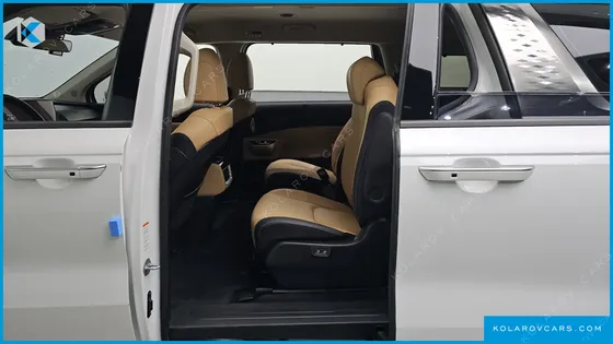 KIA CARNIVAL DIESEL 9-SEATER NOBLESSE