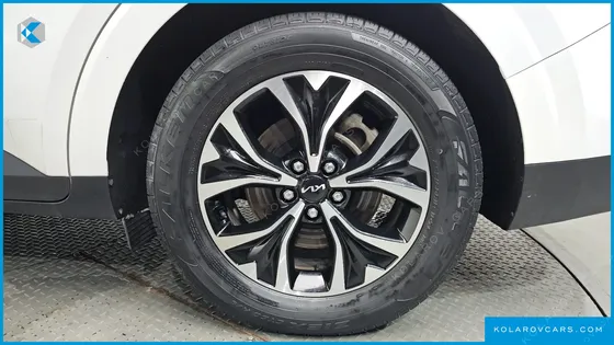 KIA CARNIVAL DIESEL 9-SEATER NOBLESSE