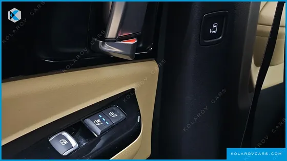 KIA CARNIVAL DIESEL 9-SEATER NOBLESSE