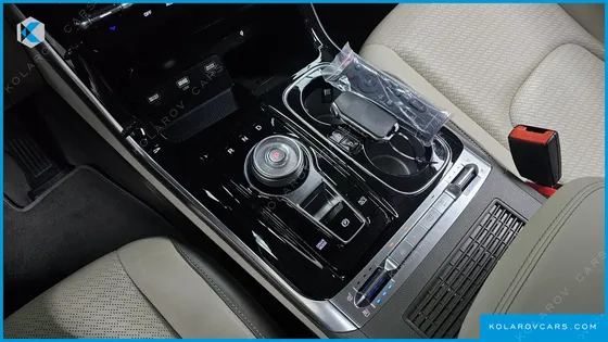 KIA CARNIVAL DIESEL 9-SEATER HI-LIMOUSINE