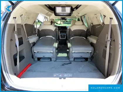 KIA CARNIVAL GASOLINE 9-SEATER HI-LIMOUSINE