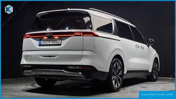 KIA CARNIVAL DIESEL 9-SEATER SIGNATURE