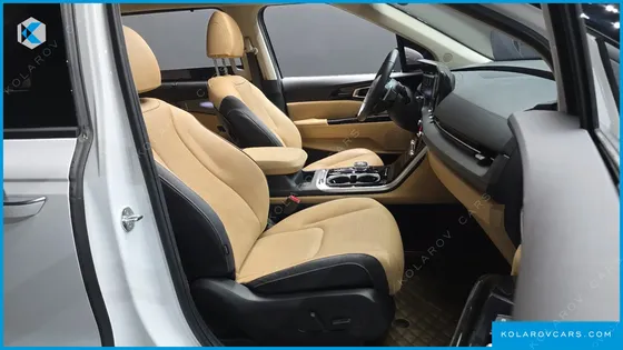 KIA CARNIVAL DIESEL 9-SEATER SIGNATURE