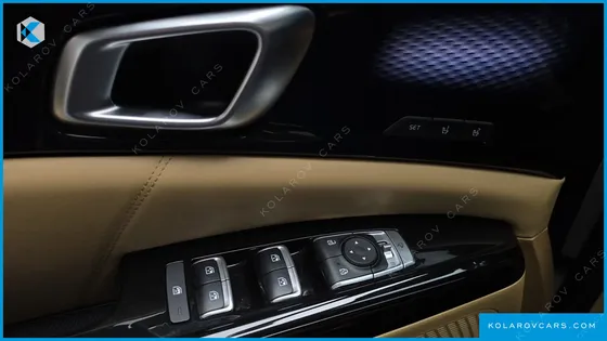 KIA CARNIVAL DIESEL 9-SEATER SIGNATURE