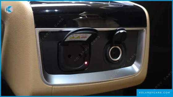 KIA CARNIVAL DIESEL 9-SEATER SIGNATURE