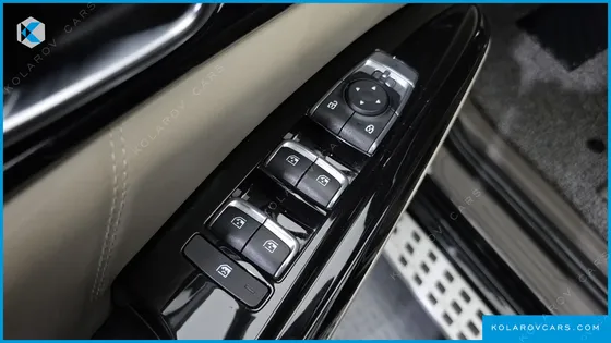 KIA CARNIVAL GASOLINE 9-SEATER HI-LIMOUSINE