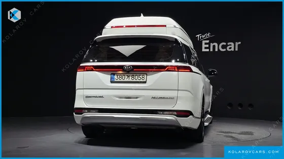 KIA CARNIVAL GASOLINE 9-SEATER HI-LIMOUSINE