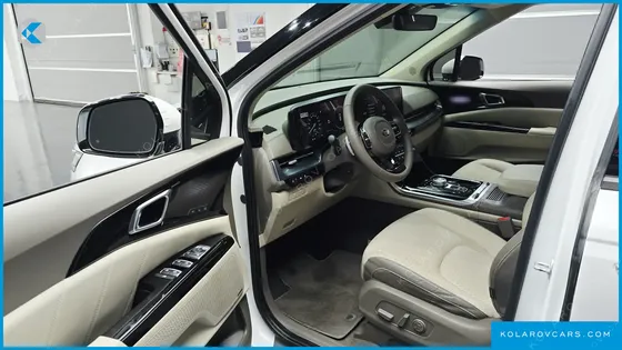 KIA CARNIVAL GASOLINE 9-SEATER HI-LIMOUSINE