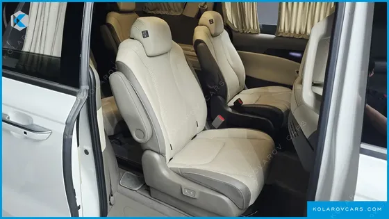 KIA CARNIVAL GASOLINE 9-SEATER HI-LIMOUSINE