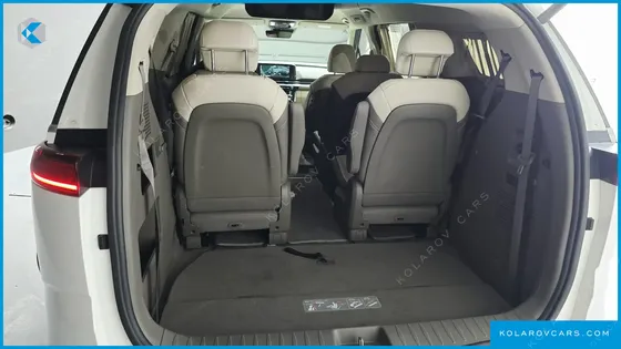 KIA CARNIVAL GASOLINE 9-SEATER HI-LIMOUSINE