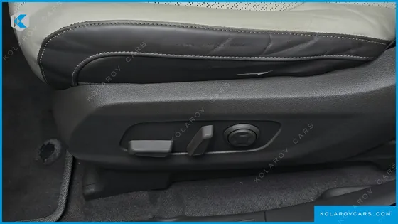 KIA CARNIVAL GASOLINE 9-SEATER HI-LIMOUSINE