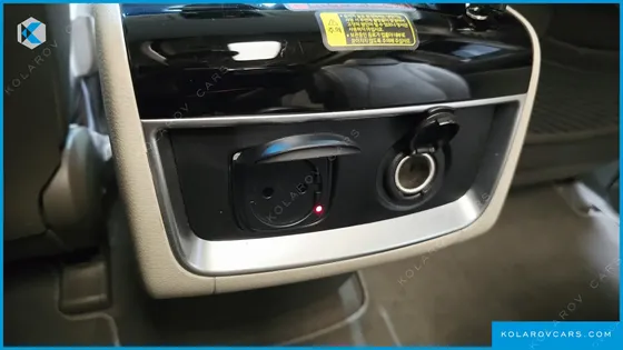 KIA CARNIVAL GASOLINE 9-SEATER HI-LIMOUSINE