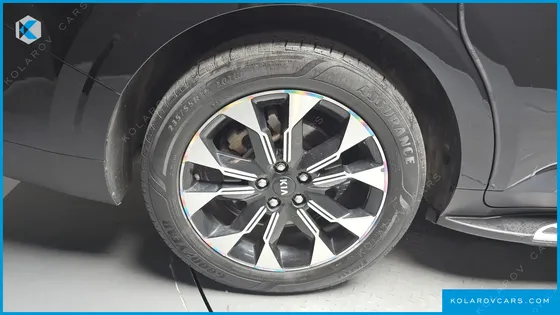 KIA CARNIVAL DIESEL 9-SEATER PRESTIGE