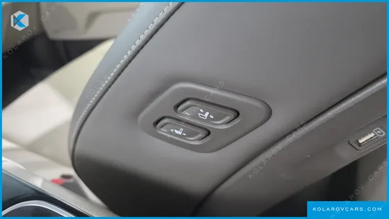 KIA CARNIVAL GASOLINE 7-SEATER SIGNATURE