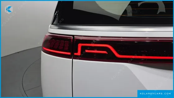 KIA CARNIVAL GASOLINE 7-SEATER SIGNATURE