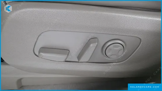 KIA CARNIVAL GASOLINE 7-SEATER SIGNATURE