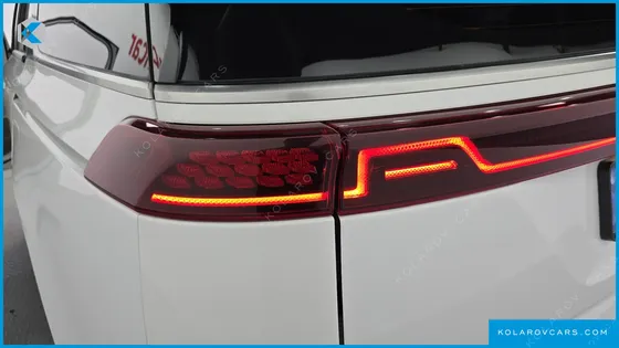 KIA CARNIVAL GASOLINE 9-SEATER SIGNATURE