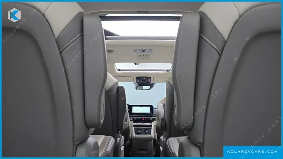 KIA CARNIVAL GASOLINE 9-SEATER SIGNATURE