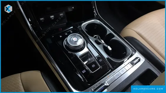 KIA CARNIVAL DIESEL 9-SEATER SIGNATURE