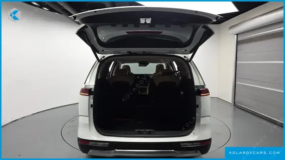 KIA CARNIVAL DIESEL 9-SEATER SIGNATURE