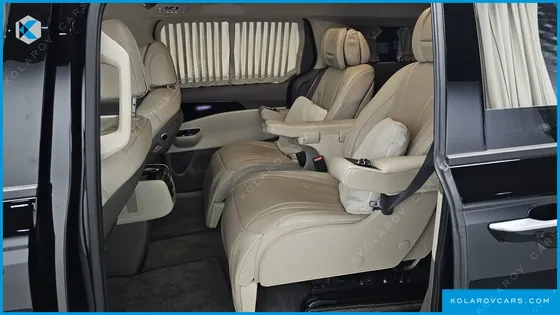 KIA CARNIVAL GASOLINE 9-SEATER HI-LIMOUSINE
