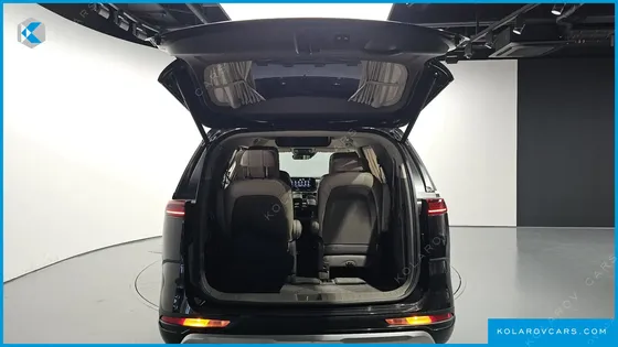 KIA CARNIVAL GASOLINE 9-SEATER HI-LIMOUSINE