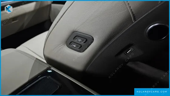 KIA CARNIVAL GASOLINE 9-SEATER HI-LIMOUSINE