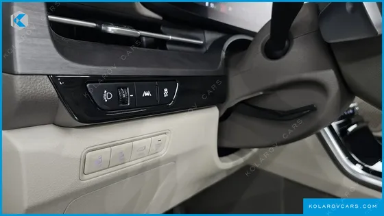 KIA CARNIVAL GASOLINE 7-SEATER NOBLESSE