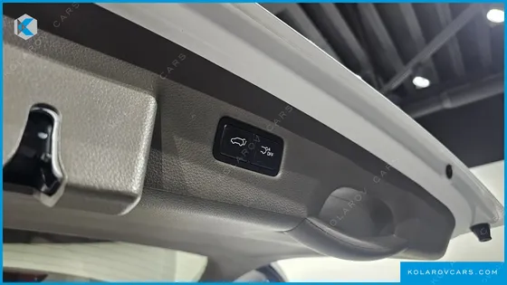 KIA CARNIVAL GASOLINE 7-SEATER NOBLESSE