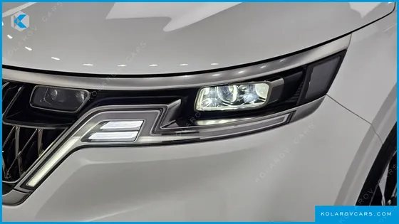 KIA CARNIVAL GASOLINE 7-SEATER NOBLESSE