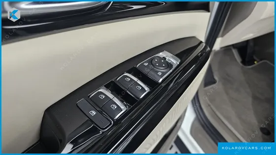KIA CARNIVAL GASOLINE 7-SEATER NOBLESSE