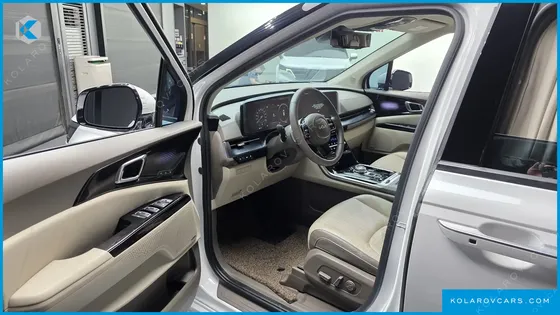 KIA CARNIVAL GASOLINE 7-SEATER HI-LIMOUSINE