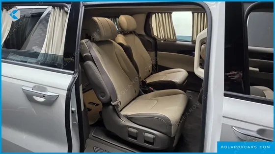 KIA CARNIVAL GASOLINE 7-SEATER HI-LIMOUSINE