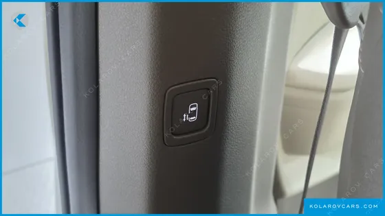 KIA CARNIVAL GASOLINE 7-SEATER HI-LIMOUSINE