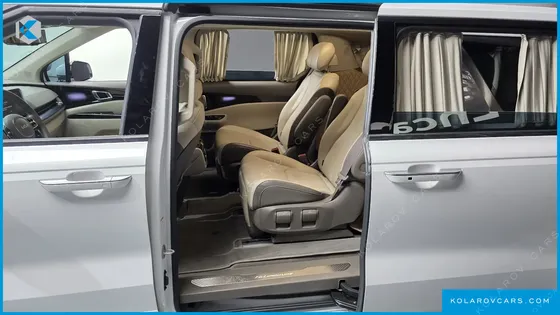 KIA CARNIVAL GASOLINE 7-SEATER HI-LIMOUSINE