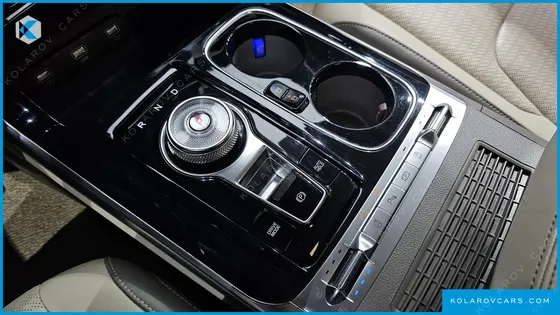 KIA CARNIVAL DIESEL 9-SEATER HI-LIMOUSINE