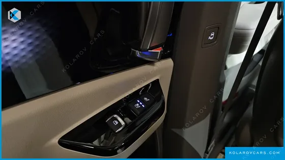 KIA CARNIVAL DIESEL 9-SEATER HI-LIMOUSINE