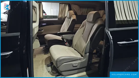 KIA CARNIVAL DIESEL 9-SEATER HI-LIMOUSINE