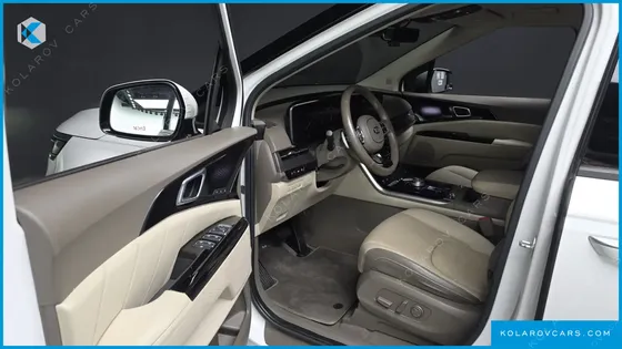 KIA CARNIVAL DIESEL 9-SEATER SIGNATURE