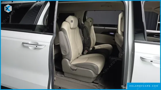 KIA CARNIVAL DIESEL 9-SEATER SIGNATURE