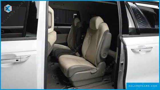 KIA CARNIVAL DIESEL 9-SEATER SIGNATURE