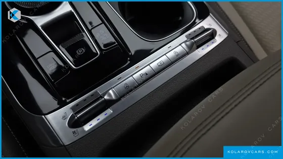 KIA CARNIVAL DIESEL 9-SEATER SIGNATURE