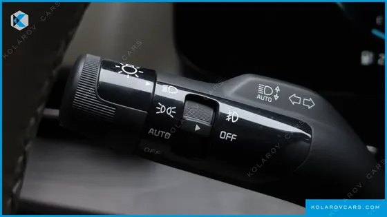 KIA CARNIVAL DIESEL 9-SEATER SIGNATURE