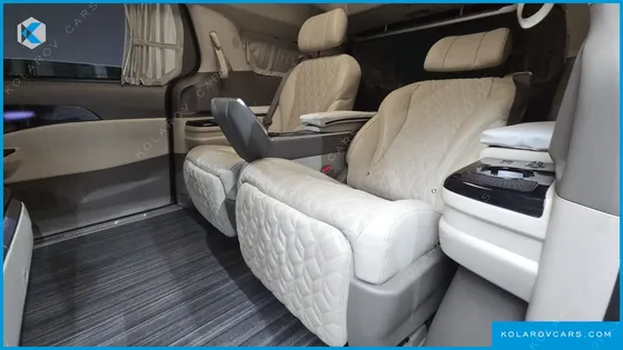 KIA CARNIVAL GASOLINE 4-SEATER HI-LIMOUSINE