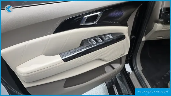 KIA CARNIVAL GASOLINE 4-SEATER HI-LIMOUSINE